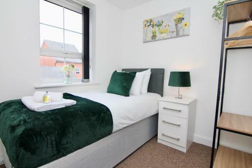 Canalview House - Elegant Spacious Coventry Home For Large Groups