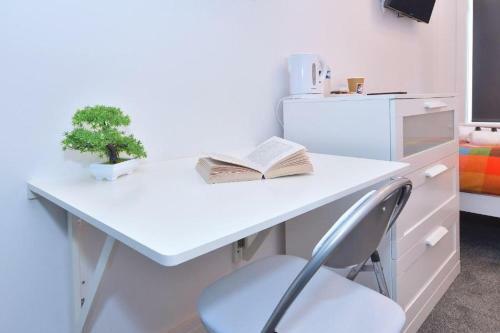 Private Double Room Near City Centre, Crewe Cw1
