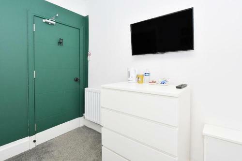 Private Double Room Near City Centre, Crewe Cw1
