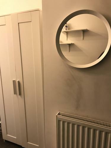 Private Double Room Near City Centre, Crewe Cw1