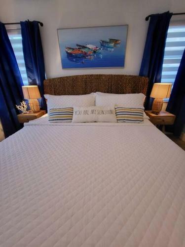 Walktobeach/luxury Beachhouse/hottub/pooltable/bbq