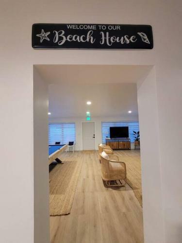 Walktobeach/luxury Beachhouse/hottub/pooltable/bbq