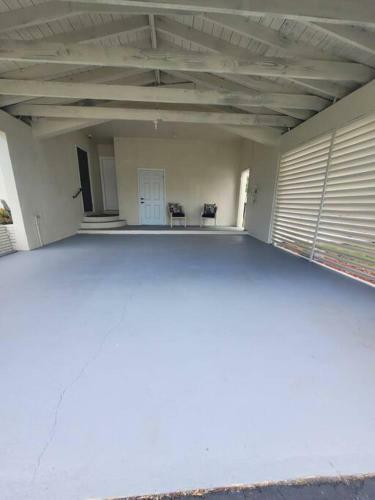 Walktobeach/luxury Beachhouse/hottub/pooltable/bbq