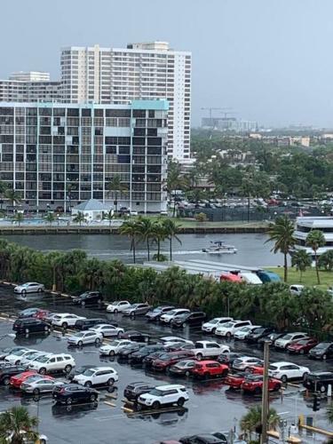 Excellent Beach Front Apartment In The Tides In Hollywood Beach