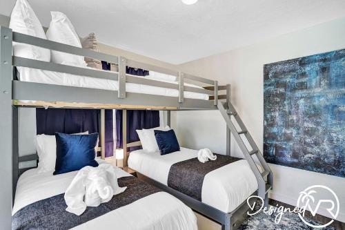 Modern 5br With Private Heated Pool