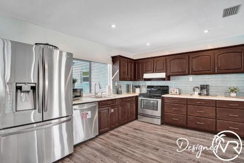 Modern 5br With Private Heated Pool