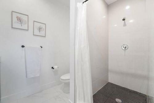 Spectacular 3 Bedrooms House, Spacious And Bright