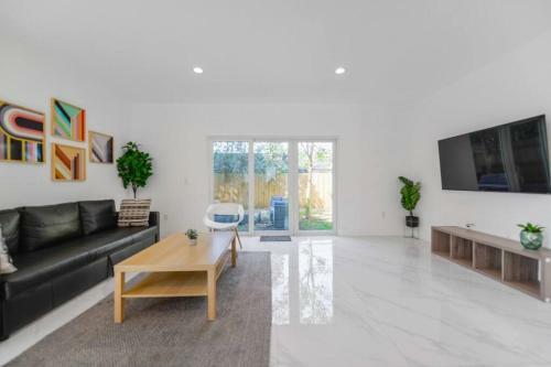 Spectacular 3 Bedrooms House, Spacious And Bright