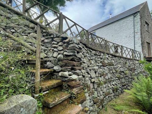 Pass The Keys Beautiful 2br Converted Mill - Idyllic Location