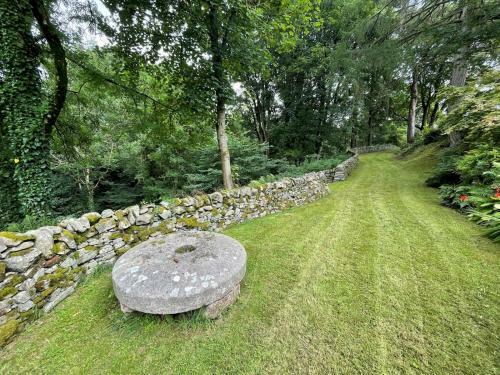 Pass The Keys Beautiful 2br Converted Mill - Idyllic Location