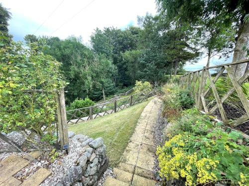 Pass The Keys Beautiful 2br Converted Mill - Idyllic Location
