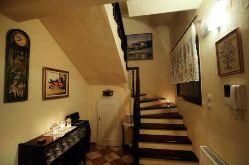 Olympia's Country Home