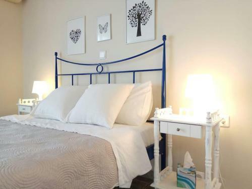 Holiday Sea View Apartment With Garden And Shared Pool