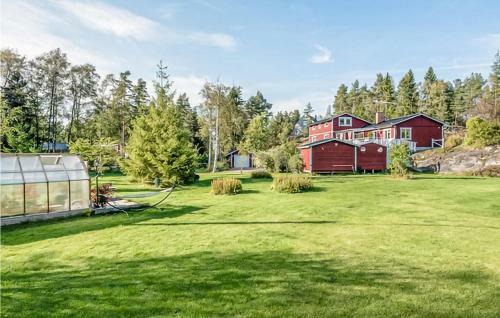 Five-bedroom Holiday Home In Trosa