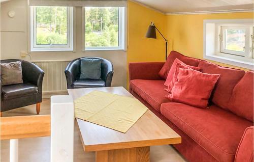 Five-bedroom Holiday Home In Trosa