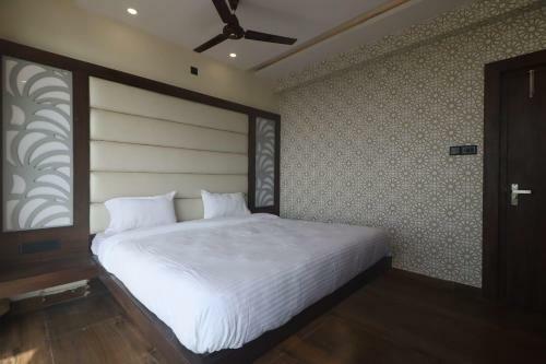 Hotel Sohrai Premium