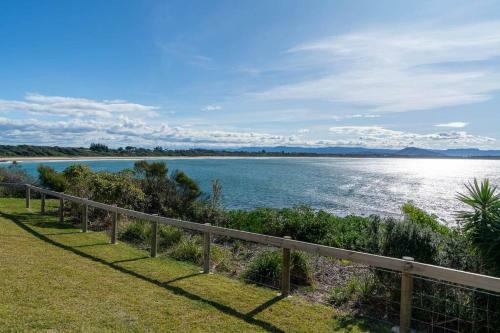 Mermaid's Hideout - Stunning 4 Bedroom Home