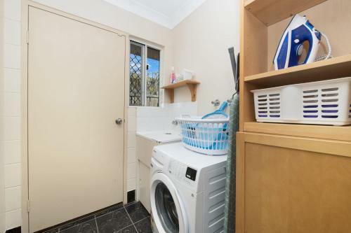 Lovely 3br Holiday Home With Pool