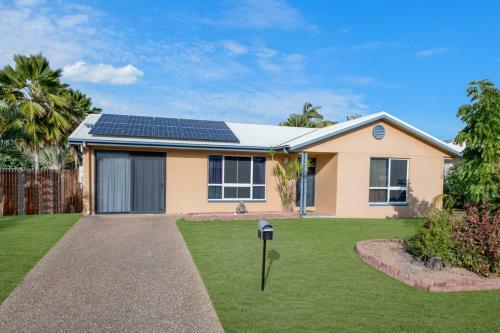 Lovely 3br Holiday Home With Pool
