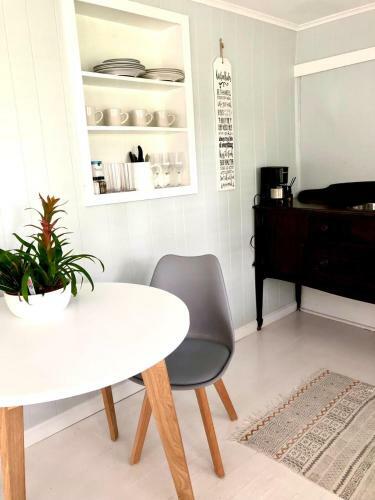 Tiny House 1 Cottage Downtown Mt. Dora Location