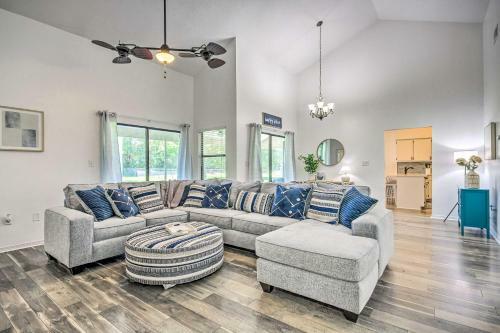 Navarre Home With Game Area And Screened-in Porch