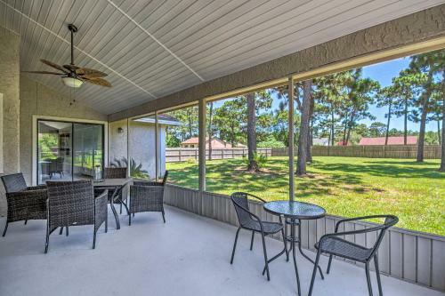 Navarre Home With Game Area And Screened-in Porch