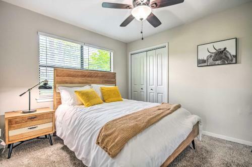 Navarre Home With Game Area And Screened-in Porch