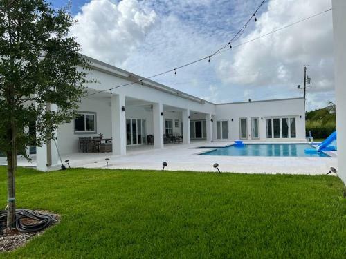 Villa ??? The White House In Miami ??? 1.15acre 4600 Sqft