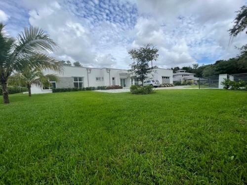 Villa ??? The White House In Miami ??? 1.15acre 4600 Sqft