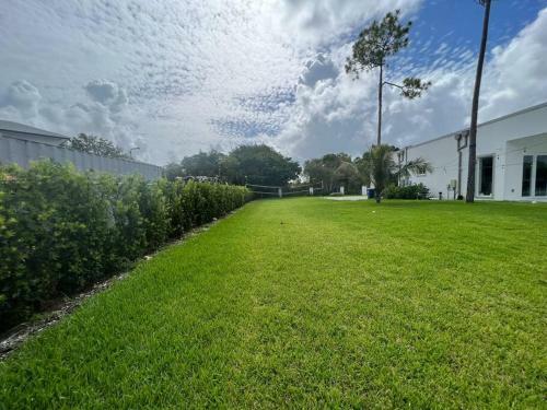 Villa ??? The White House In Miami ??? 1.15acre 4600 Sqft