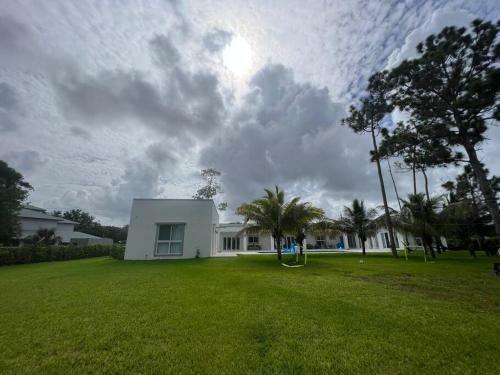 Villa ??? The White House In Miami ??? 1.15acre 4600 Sqft
