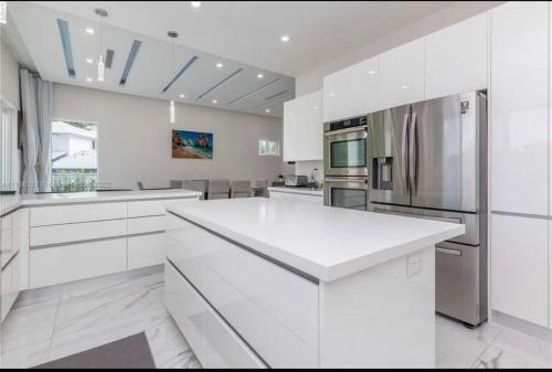 Villa ??? The White House In Miami ??? 1.15acre 4600 Sqft