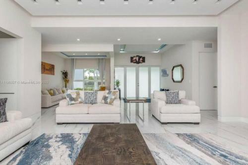 Villa ??? The White House In Miami ??? 1.15acre 4600 Sqft