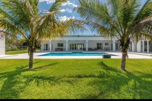 Villa ??? The White House In Miami ??? 1.15acre 4600 Sqft