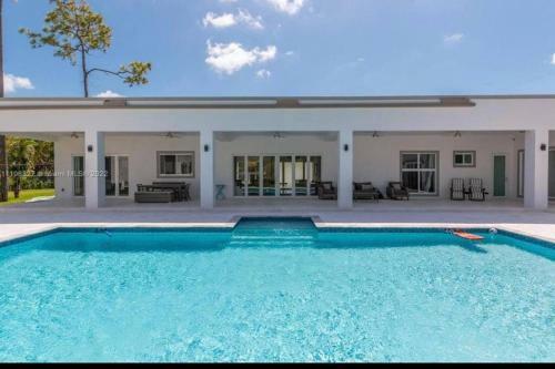 Villa ??? The White House In Miami ??? 1.15acre 4600 Sqft