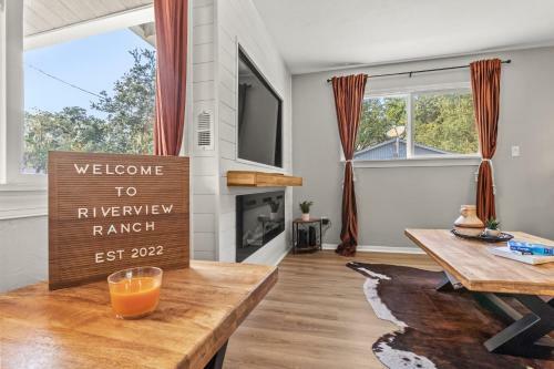 Stunning 4/2 Ranch Style Home Near Tampa Bay