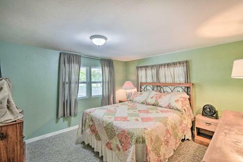 Peaceful Satsuma Escape With Dunns Creek Access
