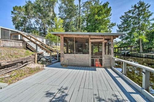 Peaceful Satsuma Escape With Dunns Creek Access