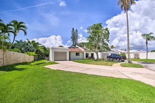 Satellite Beach Townhome Less Than 2 Mi To Beach!