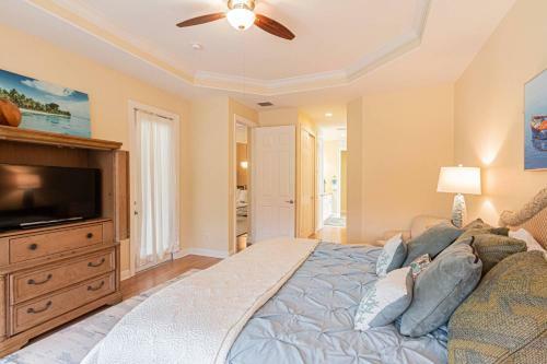 Aviano Dr With Lake View