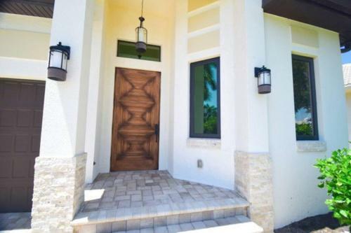 Naples Park Luxury