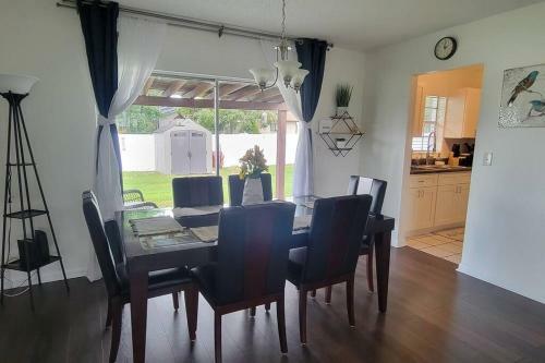 Relaxing Vacation Home Near Weeki-wachee