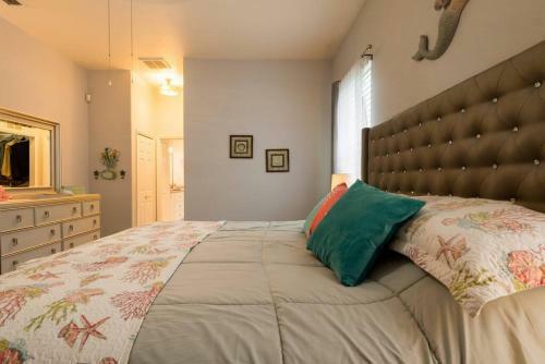 Spacious Home W/ Heated Pool, Game & Bunk Room!