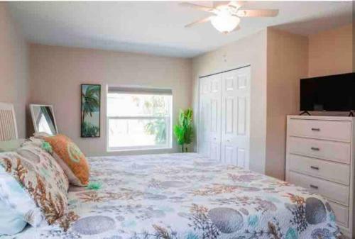 Beachy 3b/2ba Getaway! Minutes To Beaches/downtown