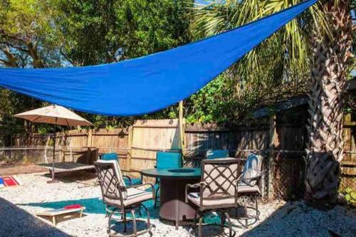 Beachy 3b/2ba Getaway! Minutes To Beaches/downtown