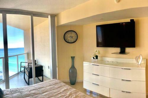 Apartamento Gorgeous Oceanfront Sunny Isles Beach Condo