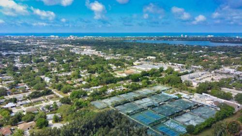 Peaceful, Gorgeous, Near Siesta Key, 3 Bed, 2 Bath