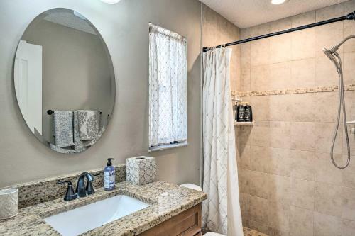 Lakeside Venice Home With Private Pool And Patio!