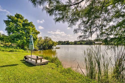 Lakeside Venice Home With Private Pool And Patio!