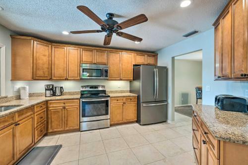 Lakeside Venice Home With Private Pool And Patio!